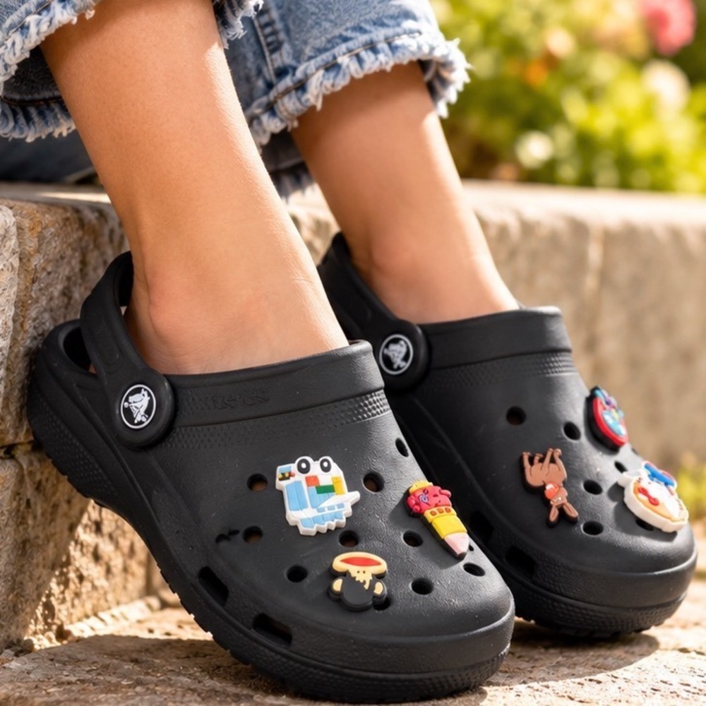 Crocs Classic Clogs Black Girls Size 3 Junior With Charms Slip On Shoes